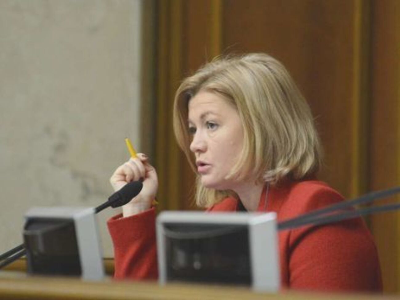 Геращенко: Эти граждане осуждены по очень тяжким статьям, в том числе "терроризм"