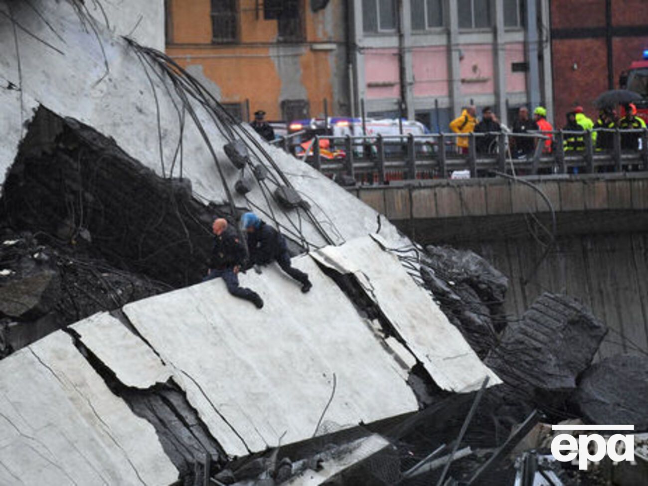 Мост в Генуе обрушился 14 августа