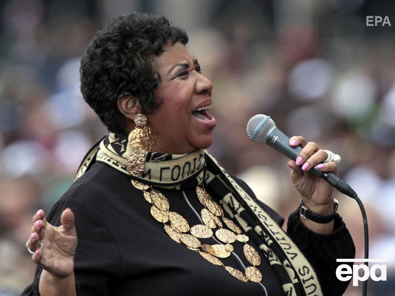 Известная исполнительница скончалась в своем доме