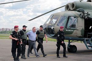 В Киев фигурантов дела свозили вертолетами