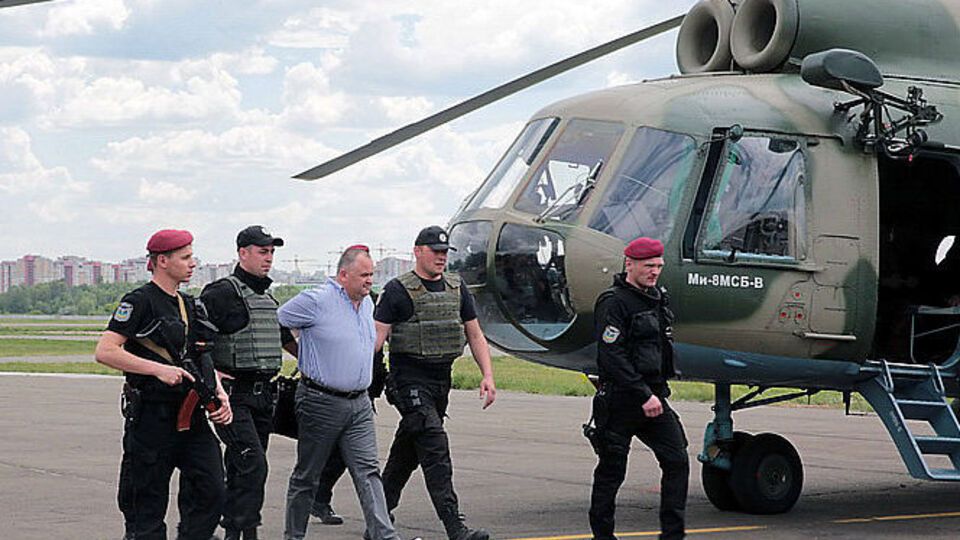 До Києва фігурантів справи звозили гелікоптерами