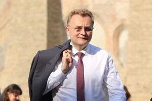 Андрей Садовый: Долго тянуть не буду, думаю, что в начале осени я озвучу свою четкую позицию