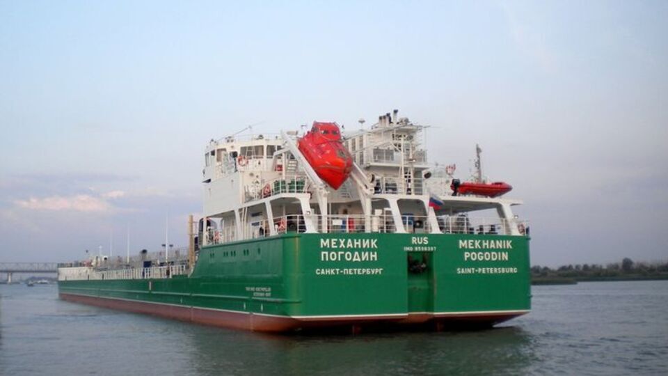 "Механік Погодін" заблокований у Херсоні