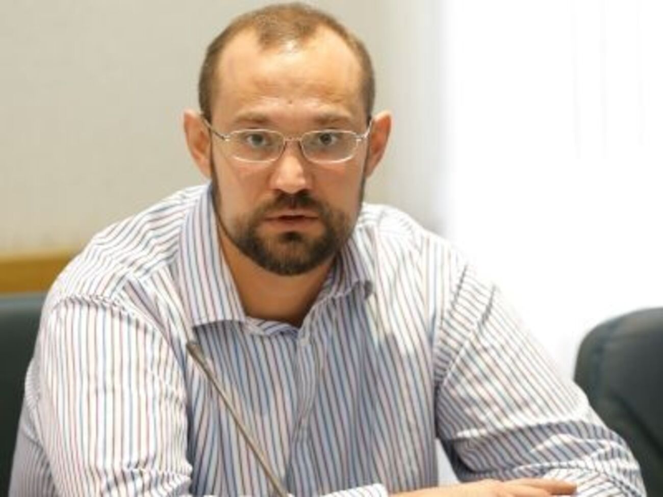 До приходу у 2016 році в "Укрпошту" Чернявський працював у компаніях "Інтерпайп" і "Укртелеком"