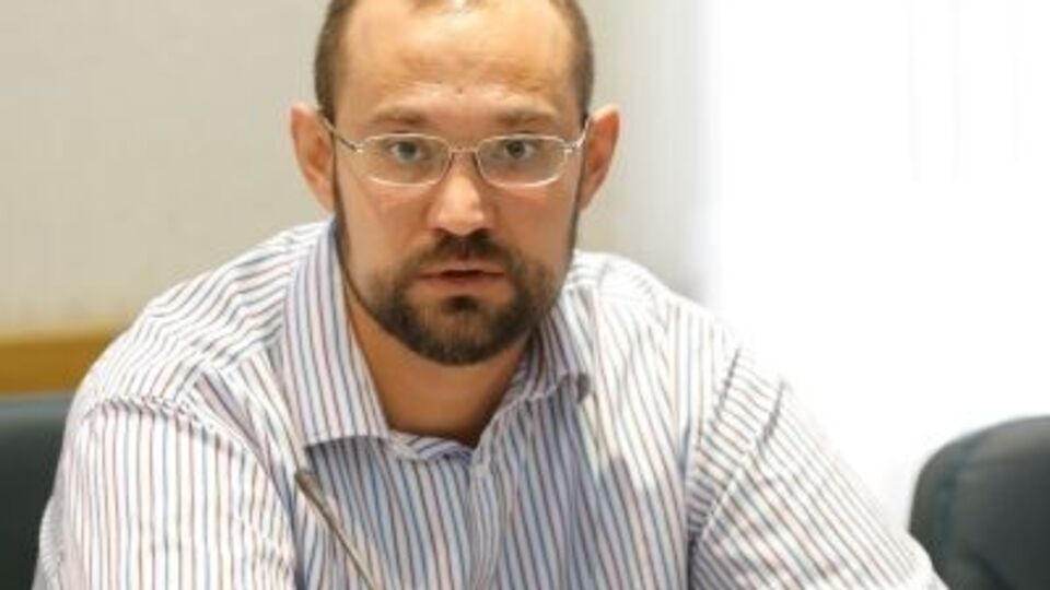 До прихода в 2016 году в "Укрпошту" Чернявский работал в компаниях "Интерпайп" и "Укртелеком"