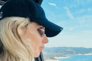 Loboda в боді позувала для GQ