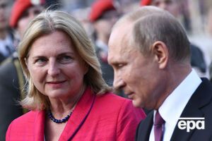 По данным СМИ, Путин везет для Кнайсль казачий ансамбль