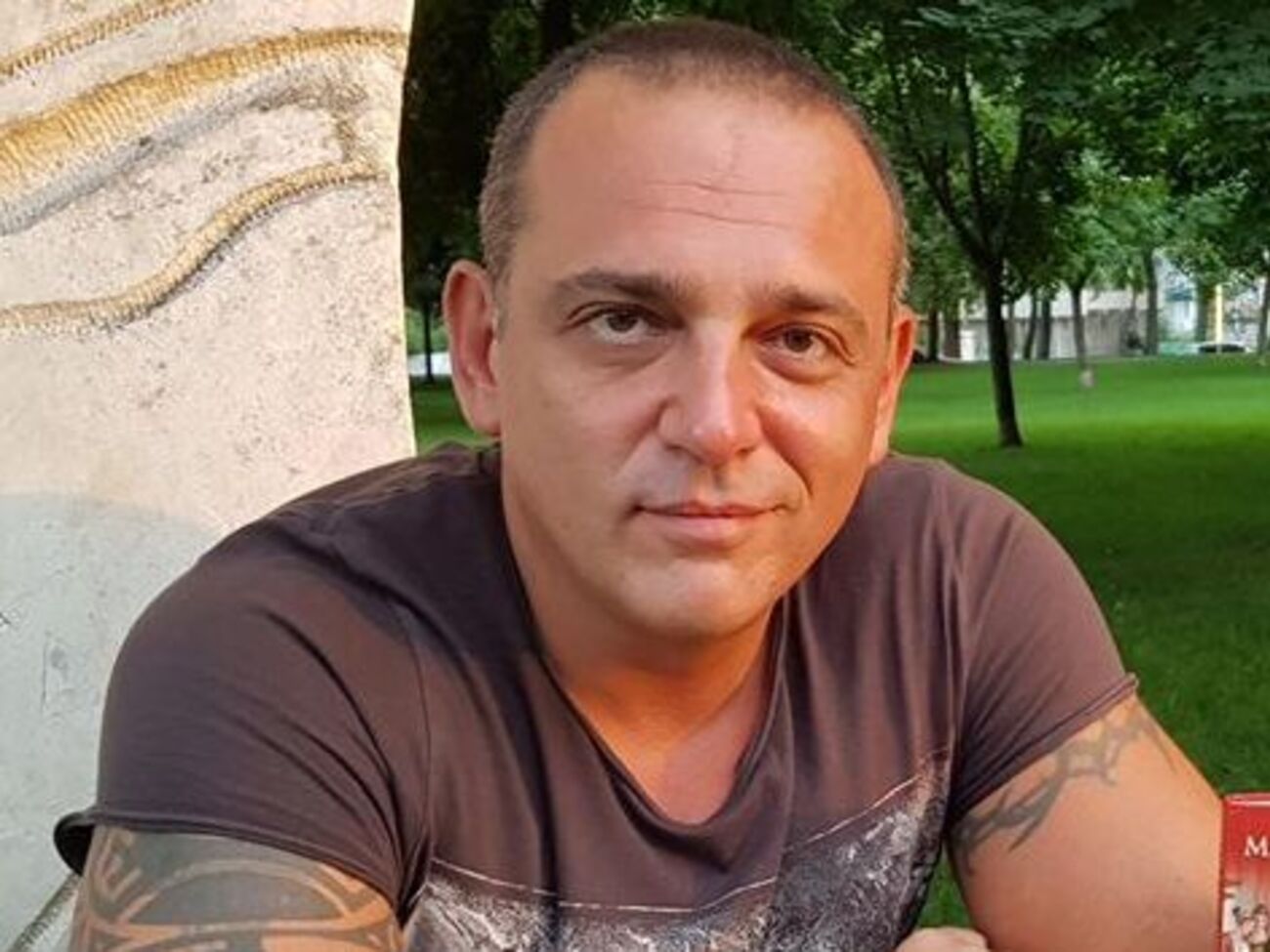 Госкомтелерадио, не снявшее ни одного приличного фильма, – убогая тусовка никому неизвестных чертей. В декларации свои загляните, книгоборцы!