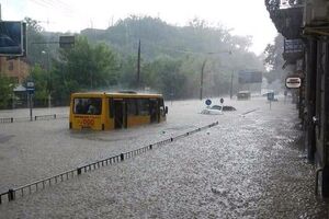 Некоторые улицы во Львове практически не проездные