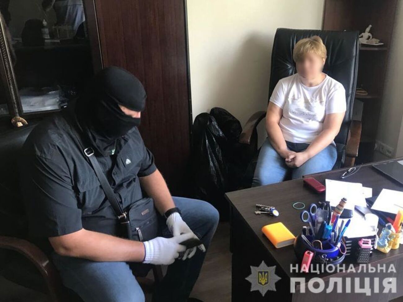 Затриманих повідомили про підозру в шахрайстві