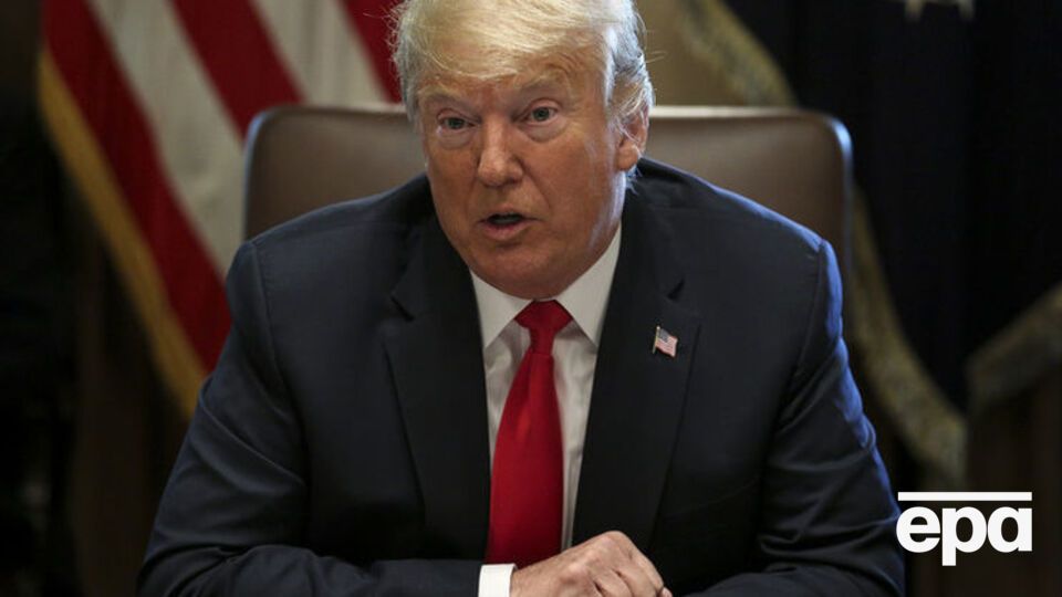 Трамп сказав, що поки не обговорює можливості помилування Манафорта