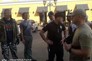 Задержанных доставили в Приморский райотдел полиции Одессы