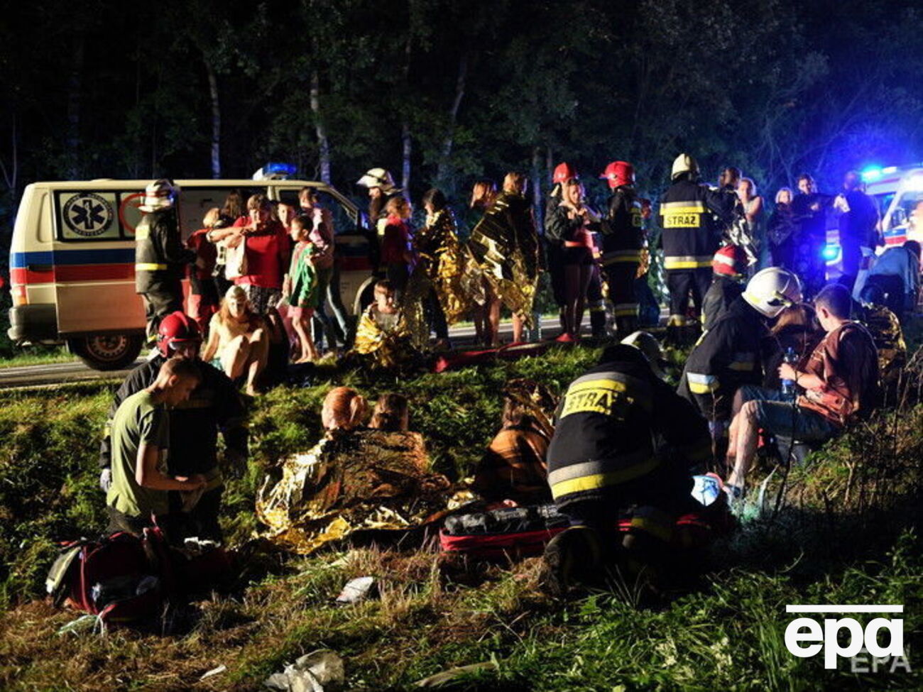 Автобус з українськими туристами потрапив у ДТП у Польщі. Фоторепортаж