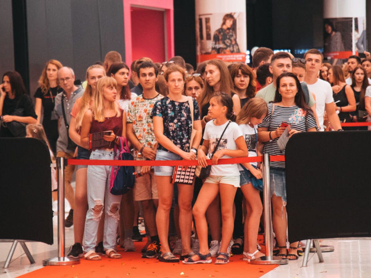 В Украине открылся первый магазин H&M. Фоторепортаж