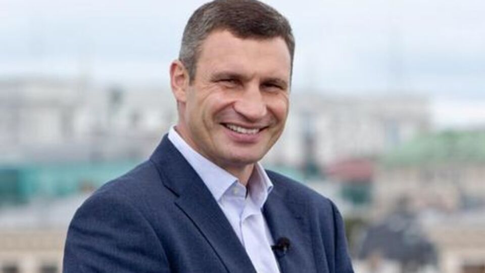 Кличко про зливи у столиці: За кілька хвилин Хрещатик був повністю у воді