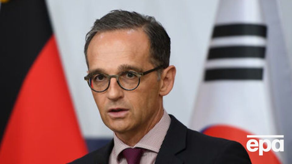 За словами Мааса, якщо вдасться реалізувати Мінські угоди, можна буде обговорити зняття санкцій із Росії