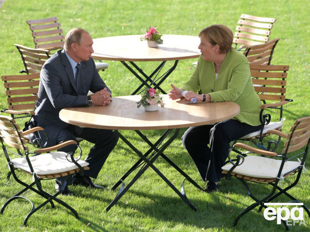 Путін і Меркель провели переговори в резиденції німецького уряду