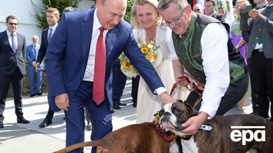Путин пожелал счастья молодым