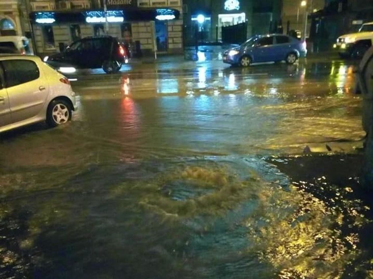Вечером 18 августа столичные улицы оказались затоплены