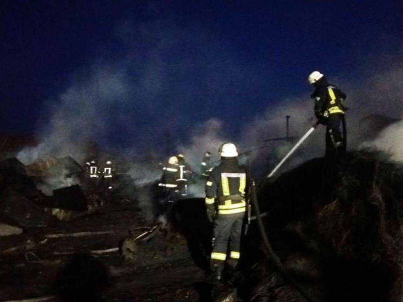 О 3.30 рятувальники локалізували загоряння, о 4.00 &ndash; ліквідували