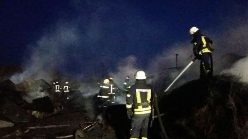 О 3.30 рятувальники локалізували загоряння, о 4.00 – ліквідували
