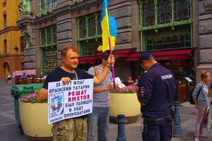 Полицейские проверяли у активистов документы