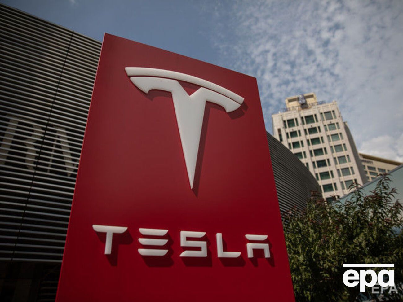 Маск владеет 20% акций компании Tesla