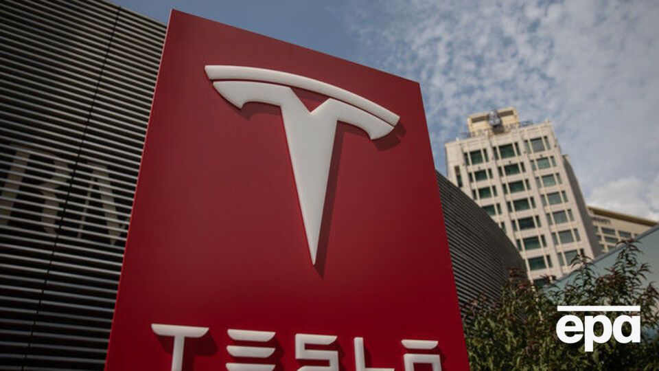 Маск владеет 20% акций компании Tesla