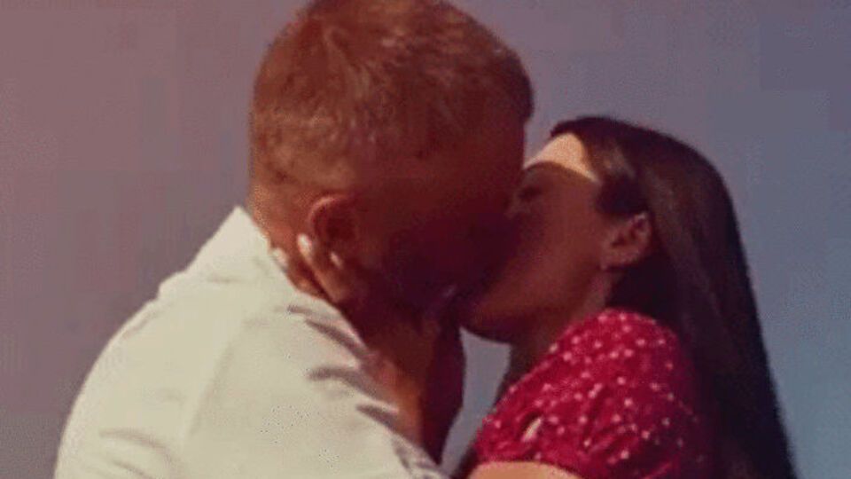 Бабкины проявили чувства в новом клипе