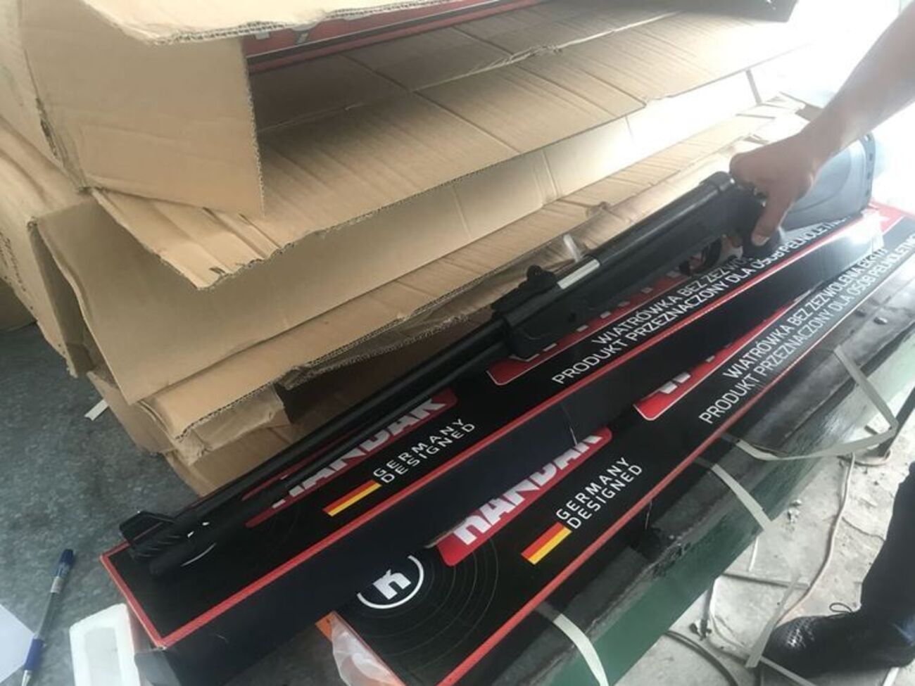 ДПСУ вилучила на кордоні пневматичну зброю