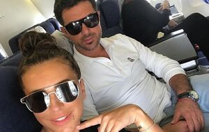 Фаны Ани Лорак отчитали ее мужа за измену