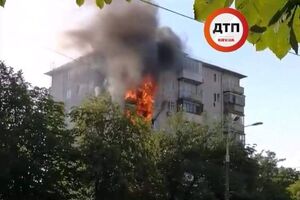 Спасатели два часа тушили пожар