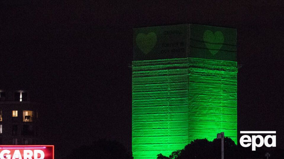 Родственники погибших и выжившие при пожаре настаивают на сносе Grenfell Tower