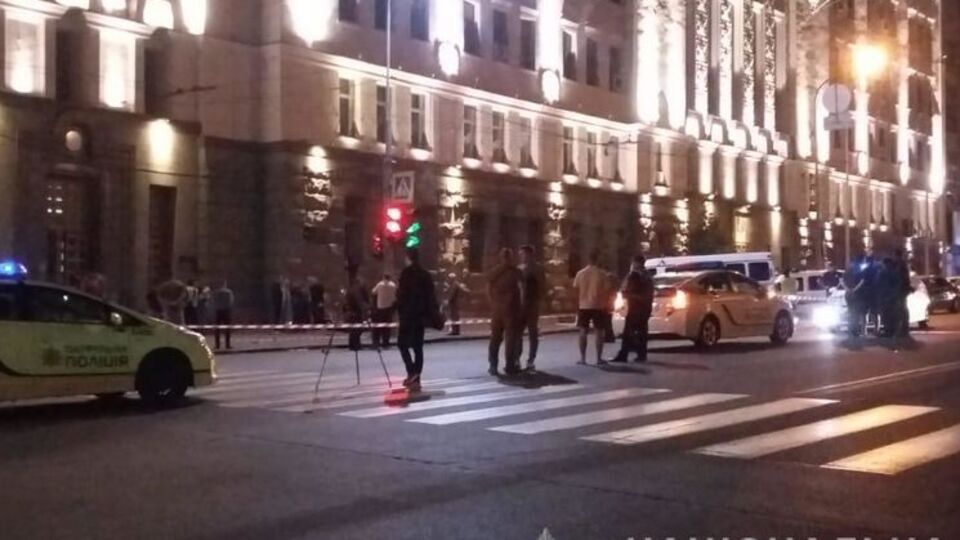 Инцидент произошел возле центрального входа в горсовет