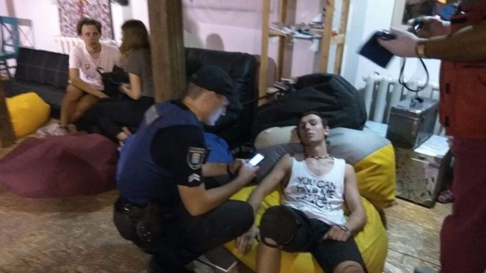 Пострадали артисты, зрители и менеджер арт-платформы "ТЮ!"