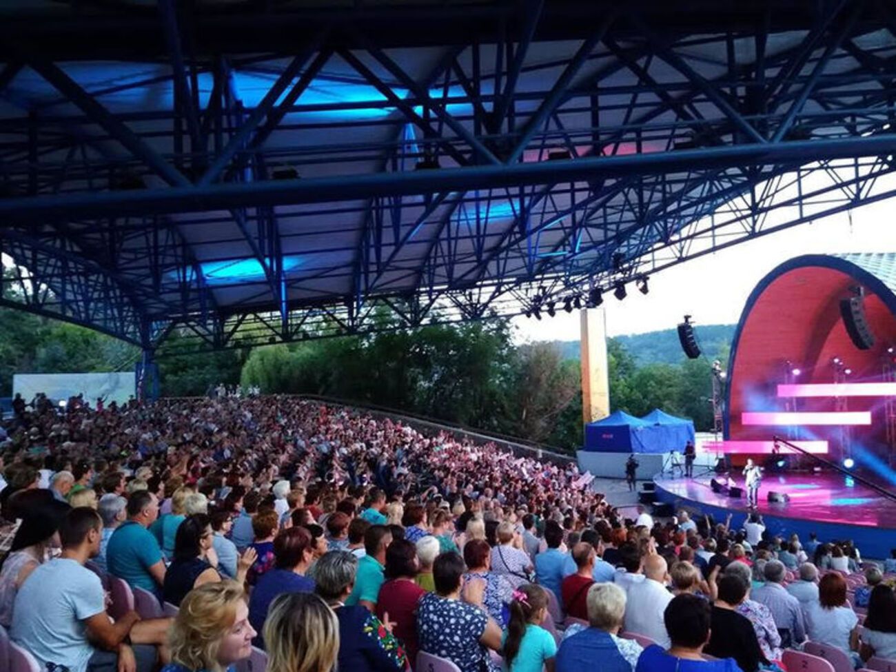 Все участники концерта пожелали Кирсо здоровья и сил