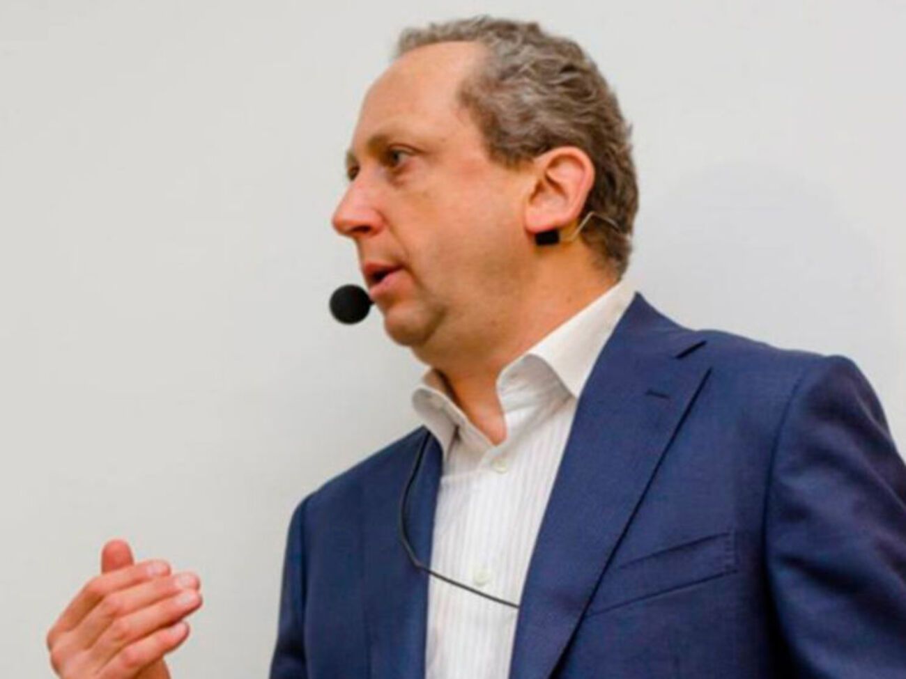 Певно, фрау Меркель послала плішивого якнайдалі. Як у тому анекдоті з матросом Железняком: "Нах...й? Як нах...й?"