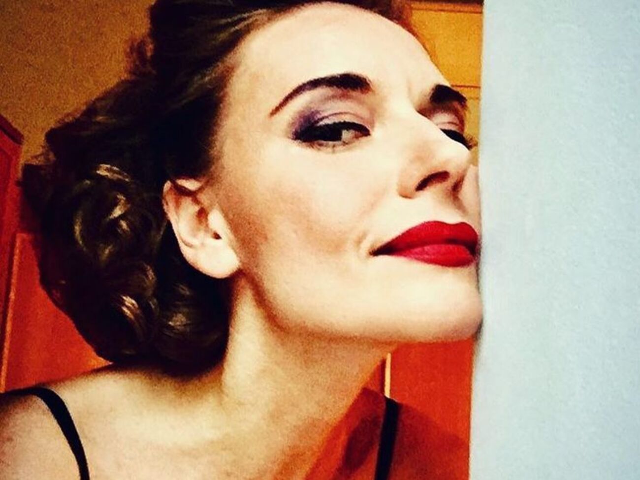 Толкаліна: Ах! Ангели поспіхом шепочуть мені на вухо... Командують: "Хапаймо за хвіст цей день!"