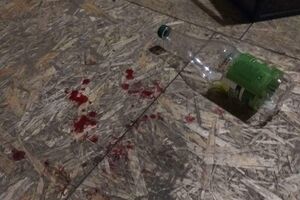19 августа неизвестные в балаклавах напали на участников арт-платформы "ТЮ!" в Мариуполе