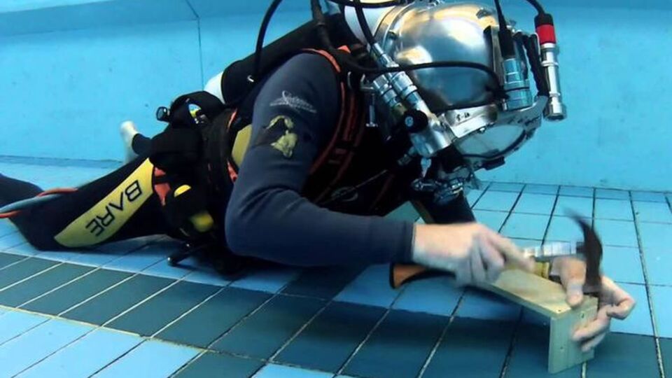 Перечисленные лица и фирмы помогали компании "Дайвтехносервис", которая выпускает водолазное оборудование, обойти санкции