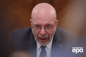 Фельштинский: Саймс, если судить по имеющимся о нем сведениям и по его действиям, – внедренный в американскую политическую элиту кремлевский агент