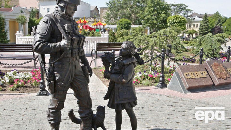 "Зеленые человечки" участвовали в аннексии Крыма