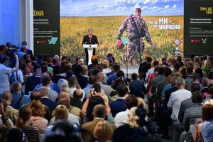 Порошенко: То, что предлагает Россия жителям оккупированных земель, украинцы никогда не примут