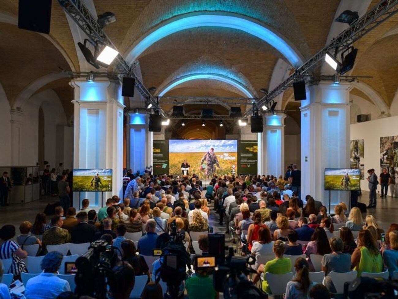 Порошенко&nbsp;&ndash; ветеранам: Политики, власть во многом виноваты перед вами