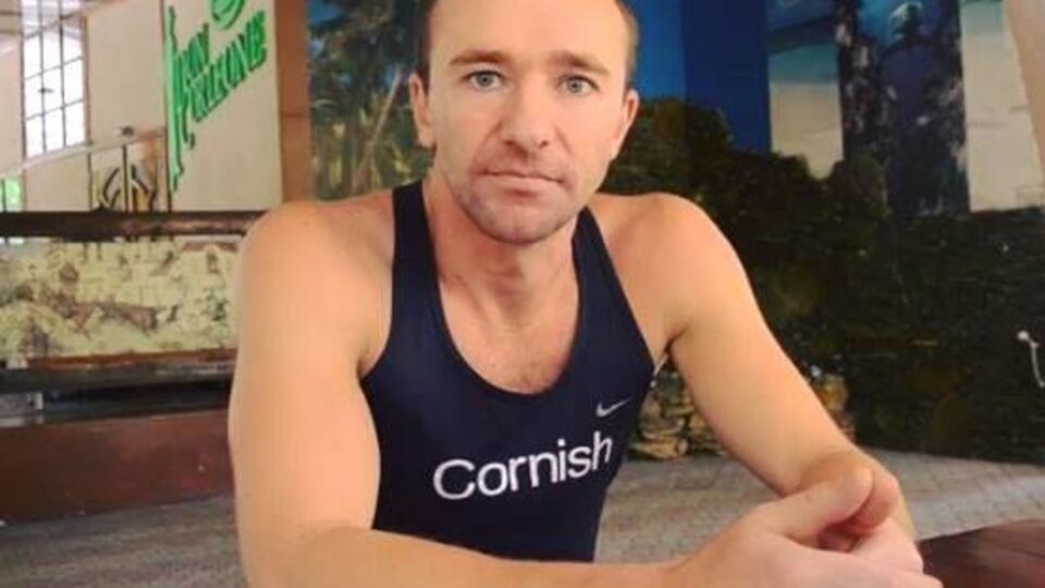 Новіков стверджує, що випадково потрапив на відео поруч із підозрюваними