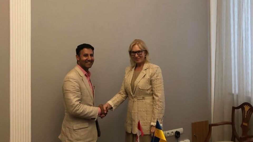 22 августа Денисова встретилась с парламентским секретарем Канады