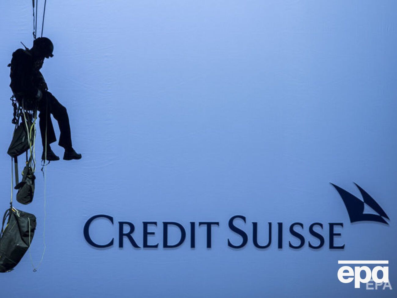 В банке заявили, что выполняют обязательства по санкциям