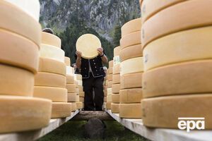 Успешный кандидат должен иметь хорошие знания о британском и иностранном сыре
