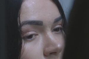 Зайцеву сфотографировали с макияжем в июле