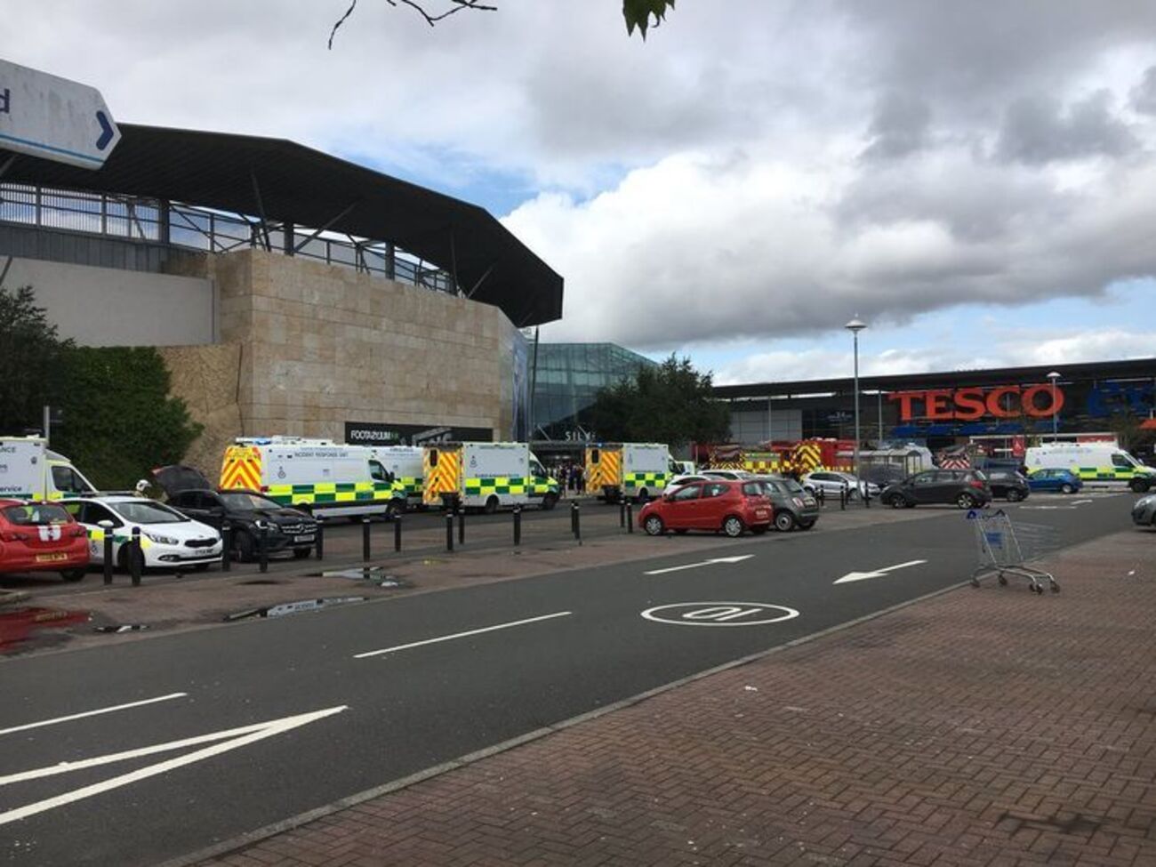 Відвідувачів евакуювали з торгового центру